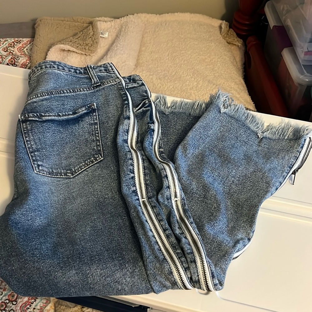 Wild fable retro- crop frayed jean